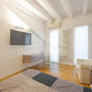 appartamento-nuovo-e-luminoso.hotelinveneto.com/